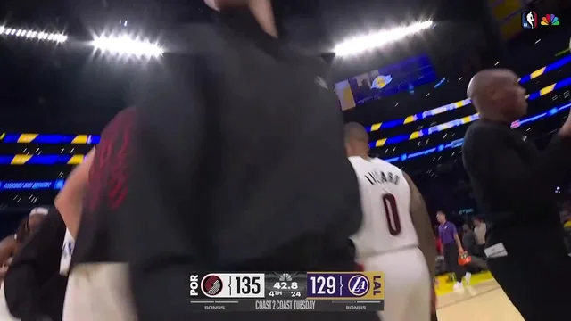 [Highlight] Dame Time in Los Angeles as Damian Lillard hits triple to put Blazers up 6 with 42.8 left in the 4th vs the Lakers!